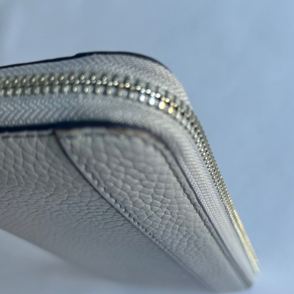 Michael Kors Grey Pebble Genuine Leather Zip Around Wallet - Picture 13 of 15